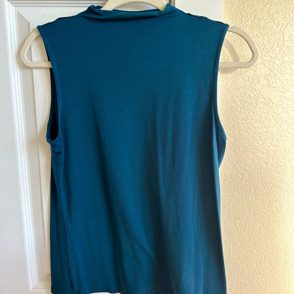 Beautiful Garnet Hill loose fitting tank